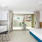 Ariston Teatro Luxury 3* Градо